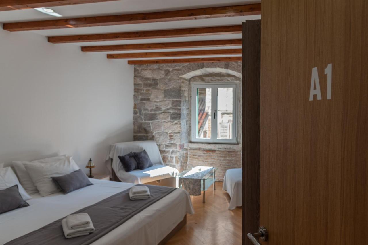 Camenno Apartments-The Heart Of Diocletian'S Palace-Open All Winter! Split Exterior photo